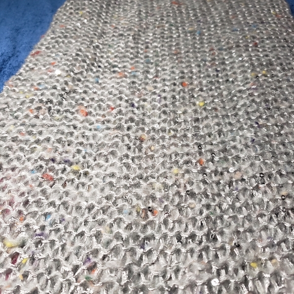 Betsey Johnson Scarf Glitter Silver Gray NWT - Picture 2 of 2